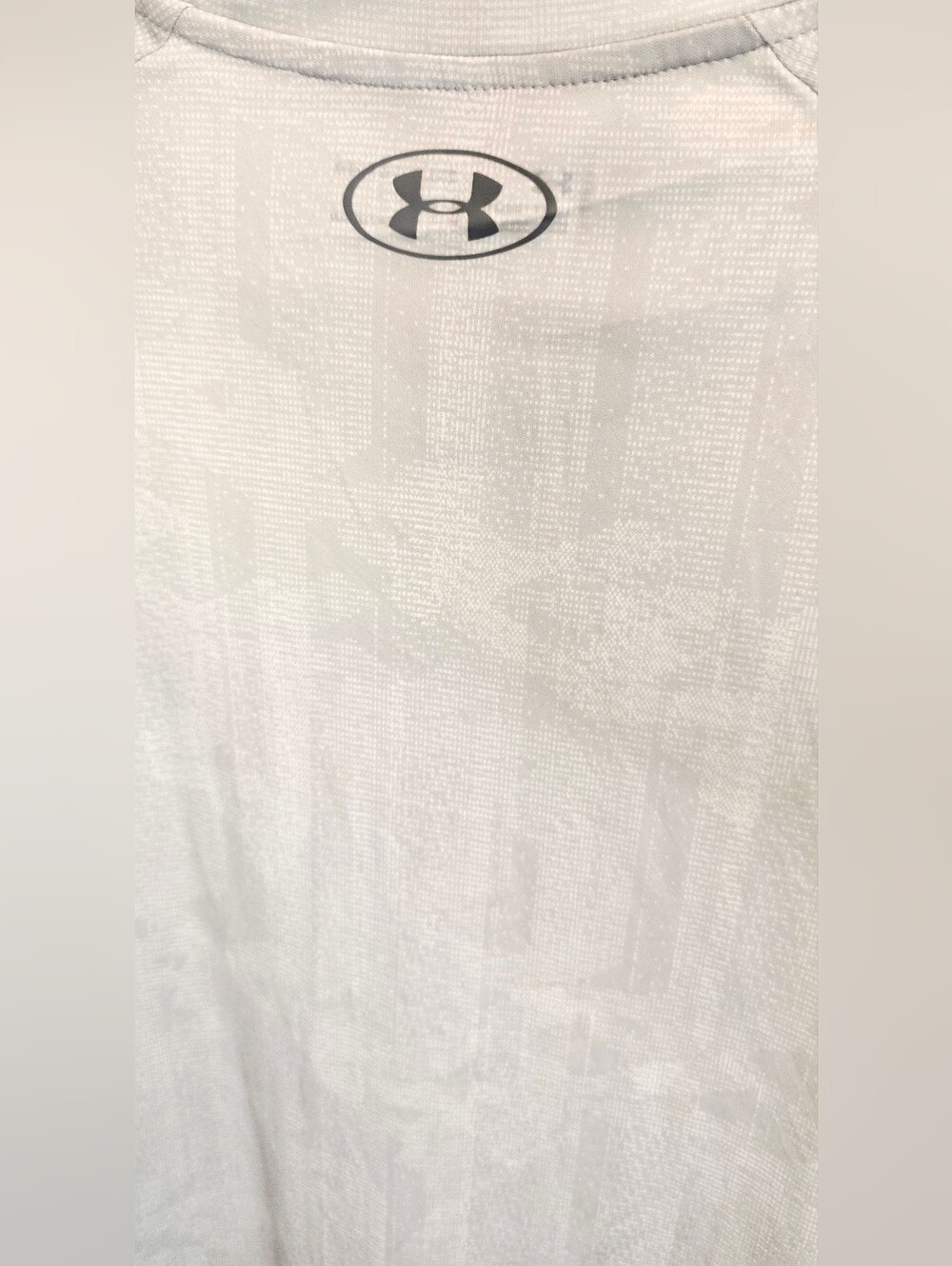 Under Armour HeatGear Performance Athletic Training Gym Running Tee Moisture Wic - Picture 3 of 4